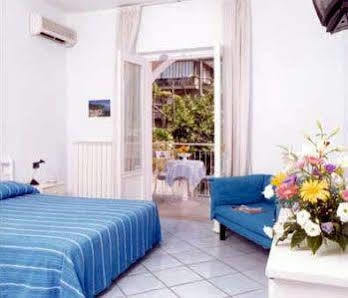 Maison Raphael Pensión Minori