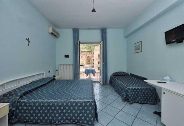 Maison Raphael 3*